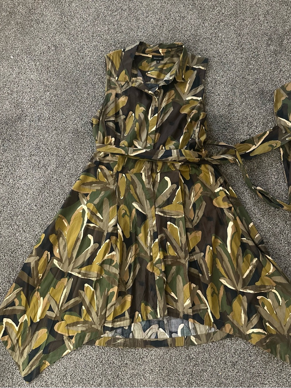 Sleeveless Belted Leaf Print Dress in Olive & Brown
